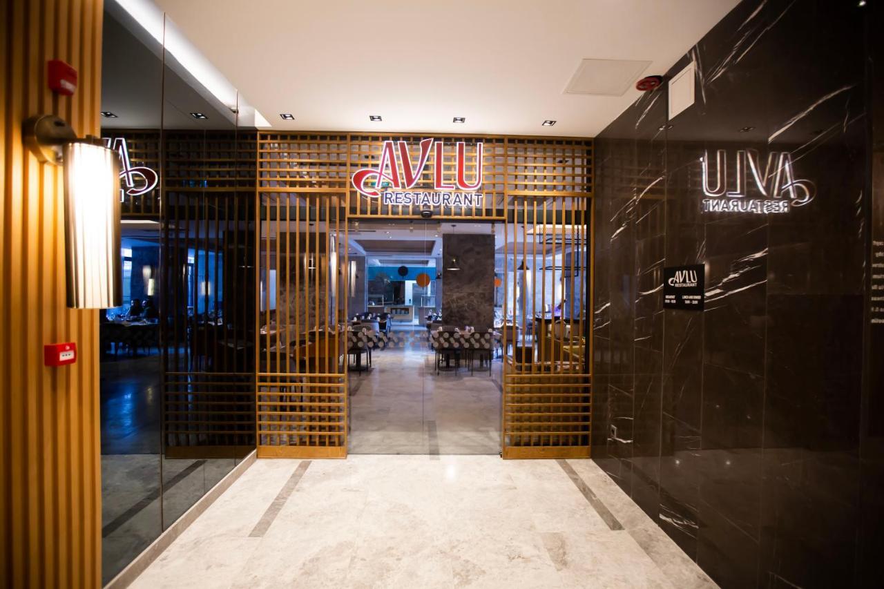 Ramada Plaza Sultanahmet Hotell Istanbul Exteriör bild Entrance to AVLO