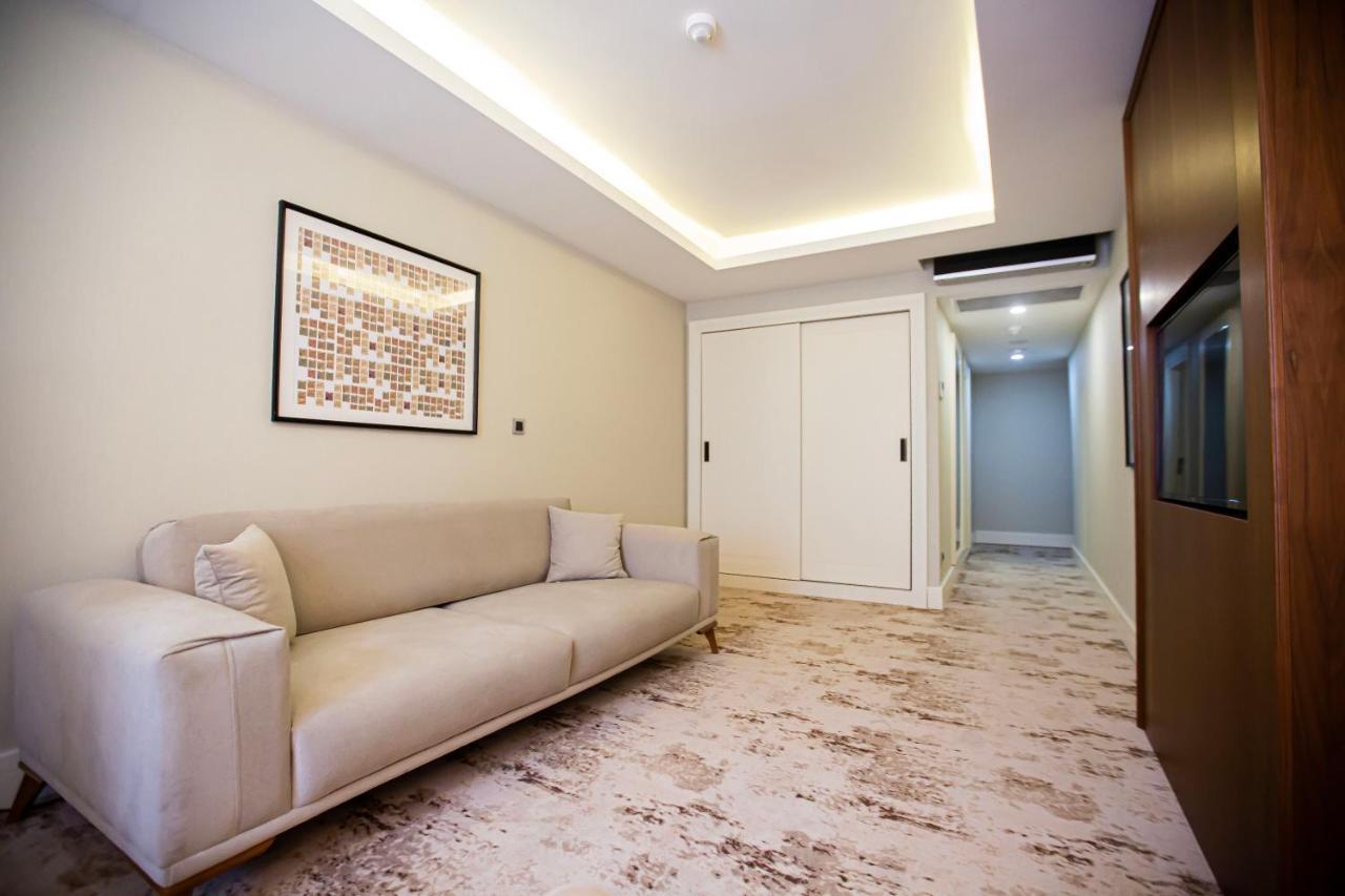 Ramada Plaza Sultanahmet Hotell Istanbul Exteriör bild A room at the hotel