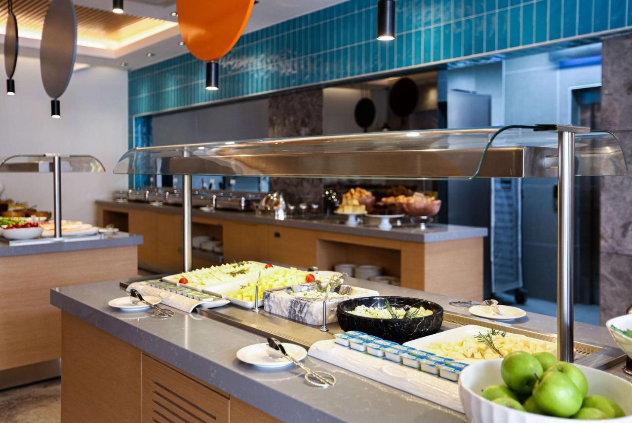 Ramada Plaza Sultanahmet Hotell Istanbul Exteriör bild A salad bar