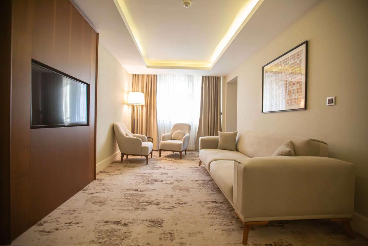 Ramada Plaza Sultanahmet Hotell Istanbul Exteriör bild A suite at the hotel
