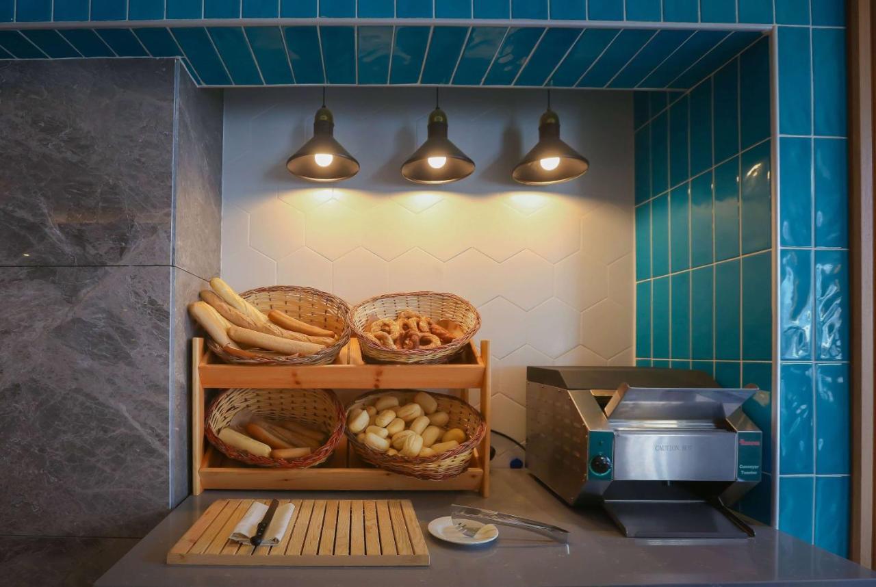 Ramada Plaza Sultanahmet Hotell Istanbul Exteriör bild A bread station