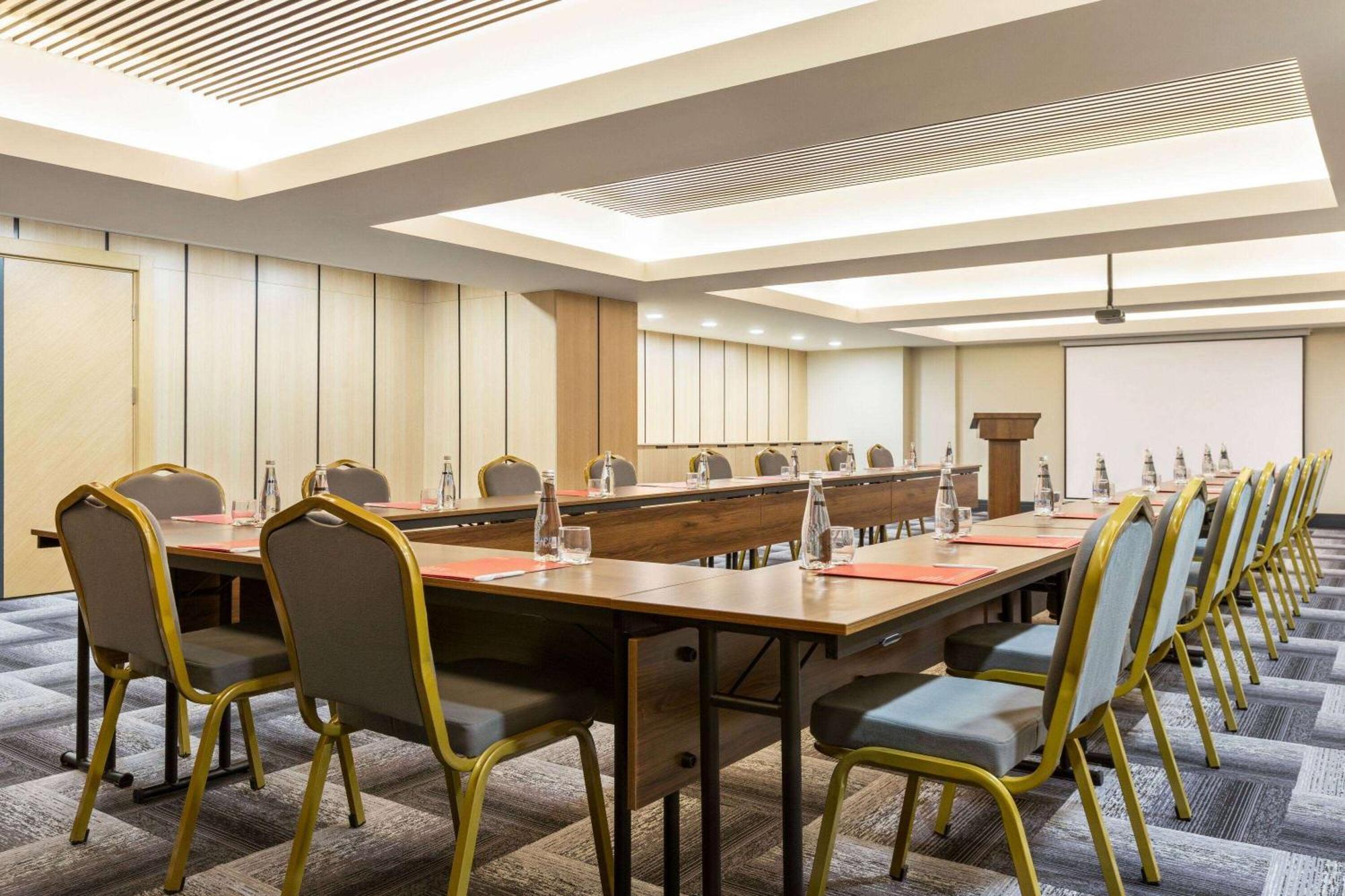 Ramada Plaza Sultanahmet Hotell Istanbul Exteriör bild Meeting room